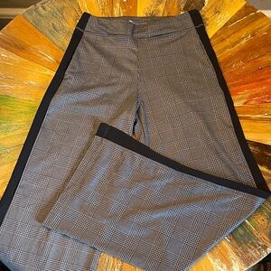 Women’s Kiragrace wide leg pants with accent side stripe, size S